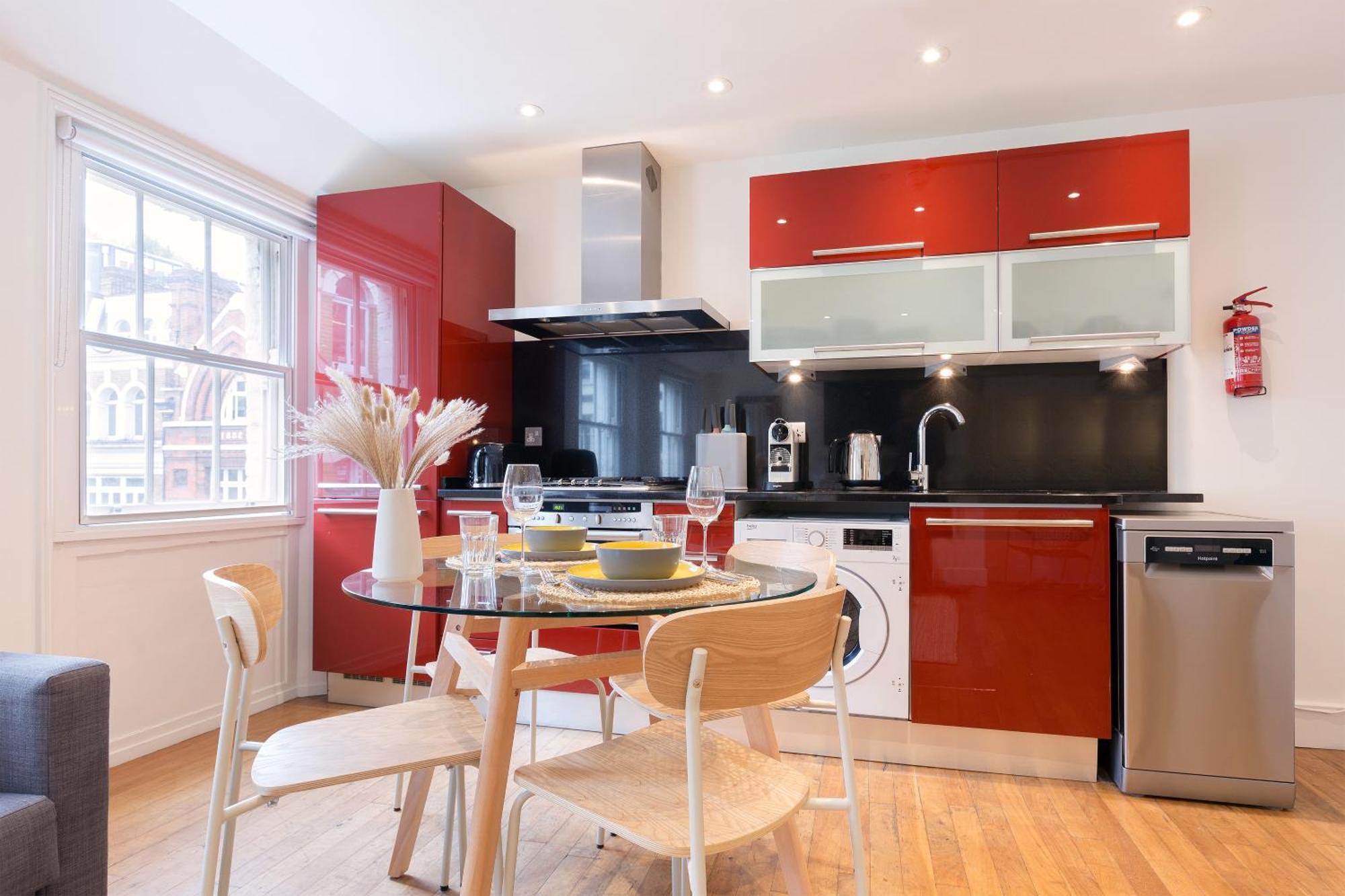 Beautiful One Bedroom Apartment In Soho London Exteriör bild